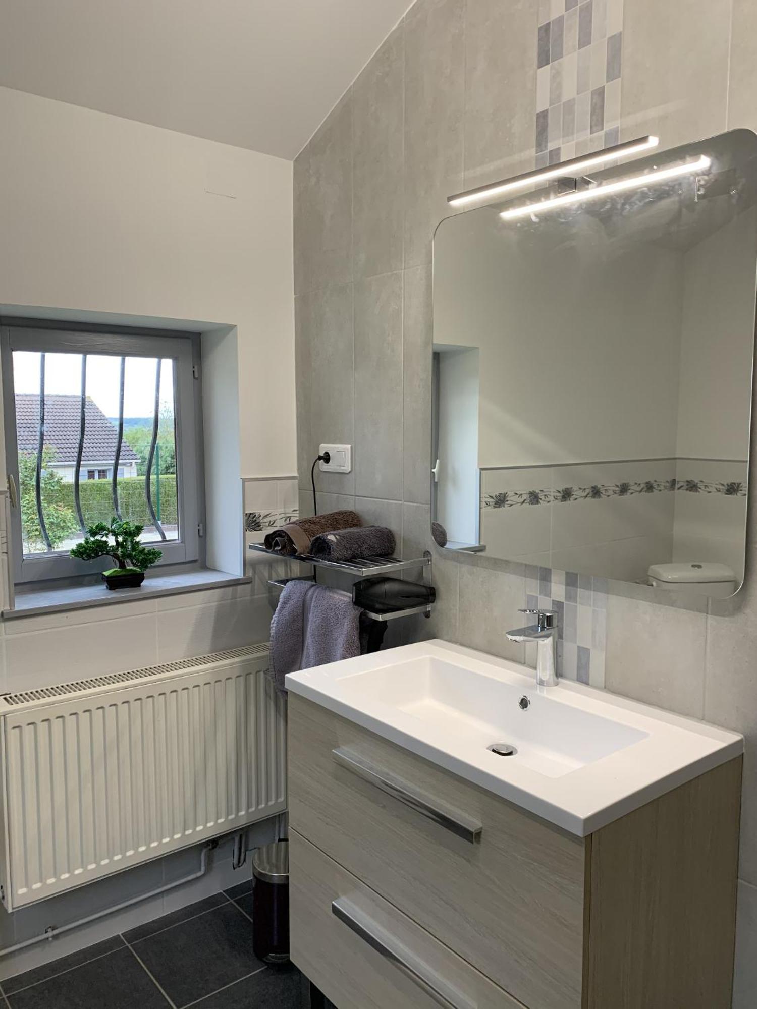 Maison Piscine Et Jacuzzi Saint-Germain-des-Fosses Room photo